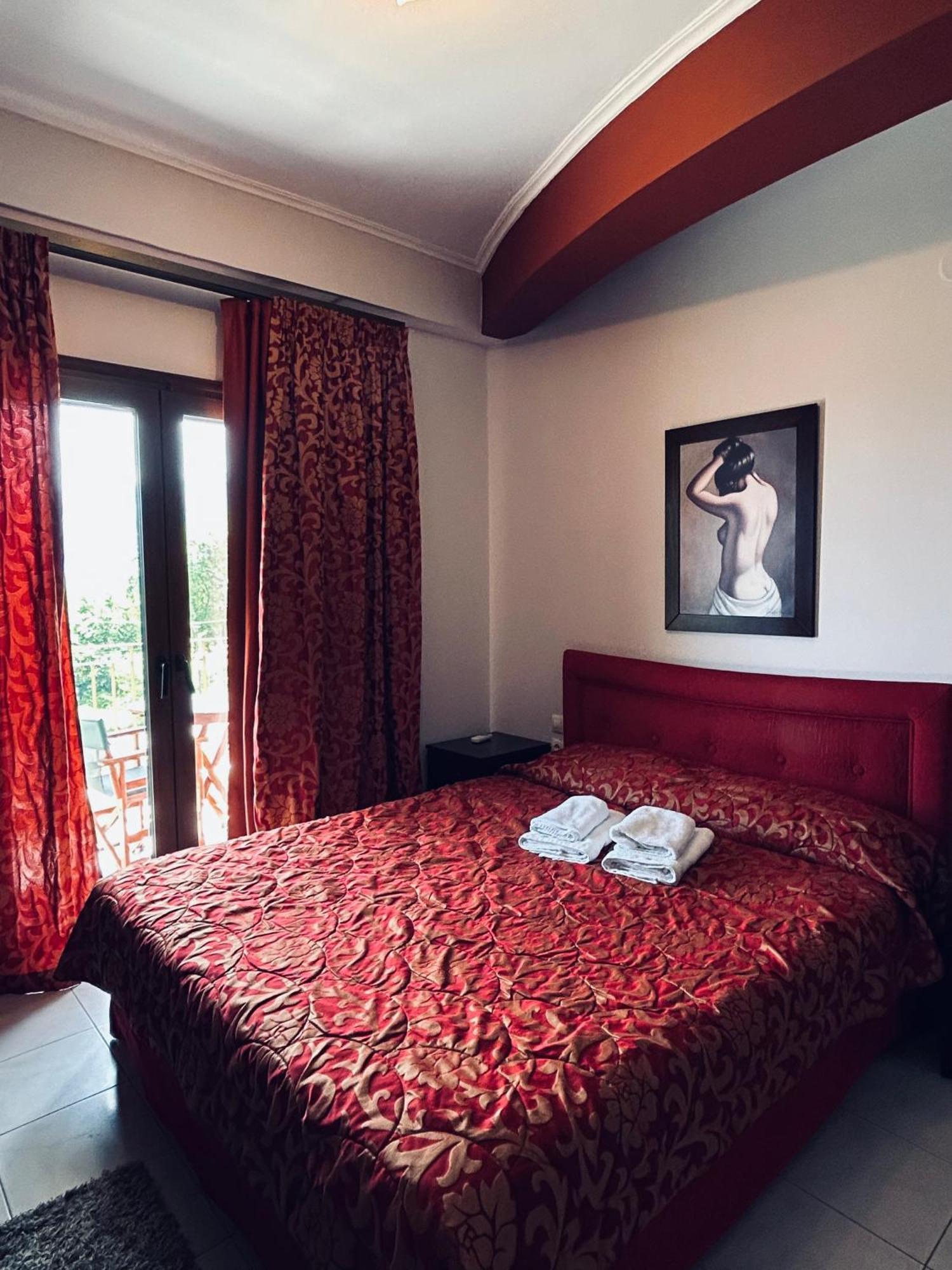 Hotel Athina Като-Лутраки Экстерьер фото